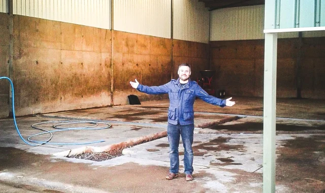 This was our brewery nearly ten years ago... just us in an empty unit with a head full of dreams.
We have been making beer for a decade, so we think that calls for some celebratory pints! Join us for our birthday session

Tabac, Queen St Exeter
Tuesday 5th November from 6pm

Get your free ticket for a free pint - link in bio